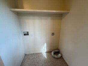 312 N Delaware St in Catoosa, OK - Foto de edificio - Building Photo