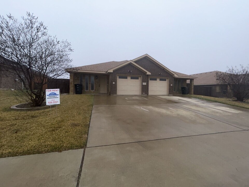 5801 Luminous Ln in Killeen, TX - Foto de edificio