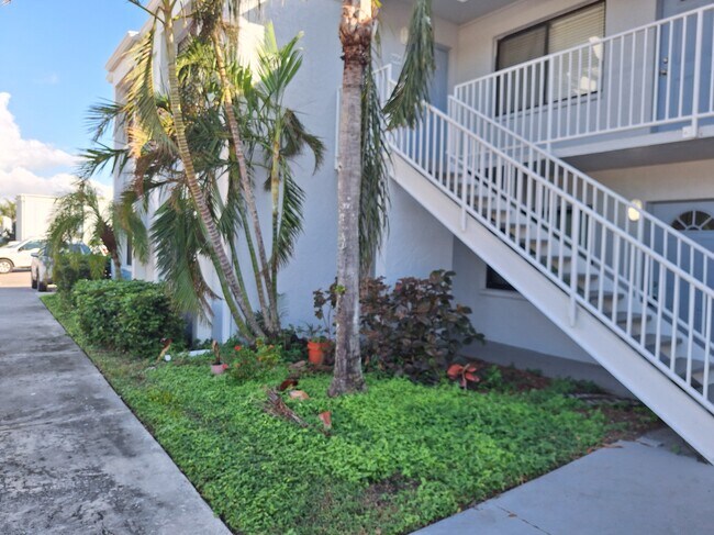 5310 26th St W, Unit 2001 in Bradenton, FL - Foto de edificio - Building Photo