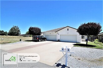 22375 Rio Alto Dr in Cottonwood, CA - Building Photo - Building Photo