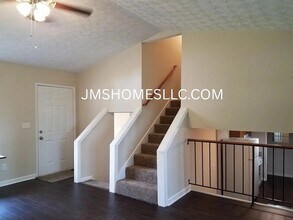 5779 Rock Rd in Union City, GA - Foto de edificio - Building Photo