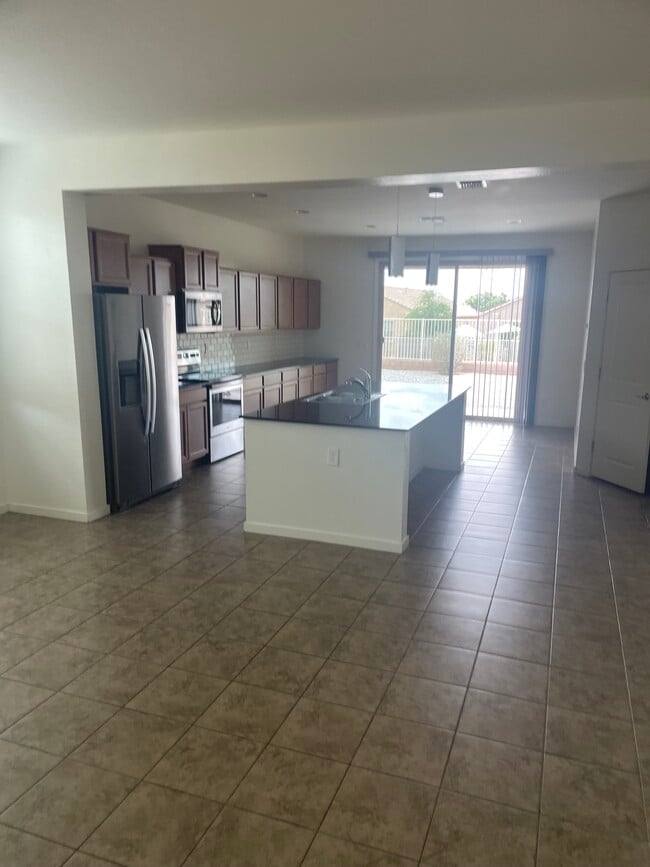 23625 West Watkins St in Buckeye, AZ - Foto de edificio - Building Photo