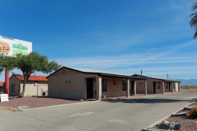 Mesa Lodge in Tucson, AZ - Building Photo - Building Photo