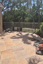 1810 Sweetbay Way in Hollywood, FL - Building Photo - Building Photo
