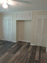 613 Garfield Ave, Unit #2 in Milford, OH - Foto de edificio - Building Photo