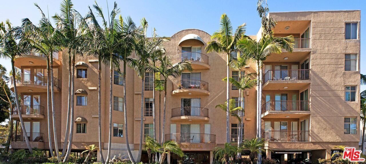 211 California Ave in Santa Monica, CA - Building Photo