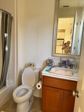 5560 Campana Ct in Santa Barbara, CA - Foto de edificio - Building Photo