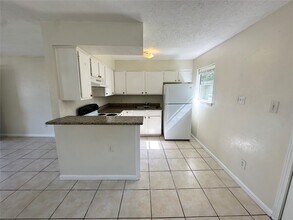 2514 Avenue B in Dickinson, TX - Building Photo - Building Photo