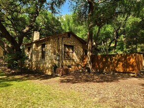 19614 Grey Forest Dr in Helotes, TX - Building Photo - Building Photo