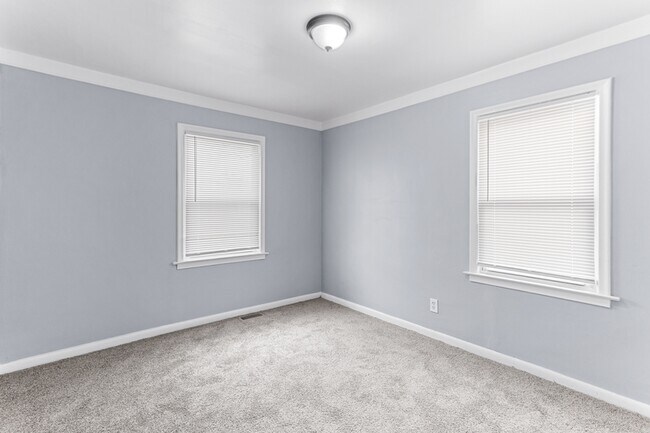 23123 Lambrecht Ave in Eastpointe, MI - Building Photo - Building Photo