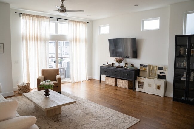 424 36th Ave N in Nashville, TN - Building Photo - Building Photo