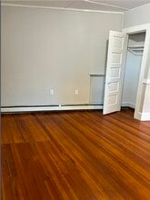 598 Hyde Park Ave, Unit Unit 3 in Boston, MA - Building Photo - Building Photo