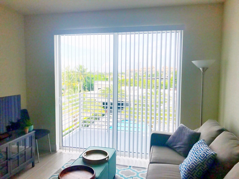 1240 NE 24th St in Wilton Manors, FL - Building Photo