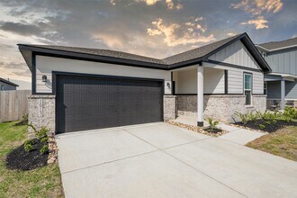 16743 Needlepoint Dr in Conroe, TX - Building Photo - Building Photo