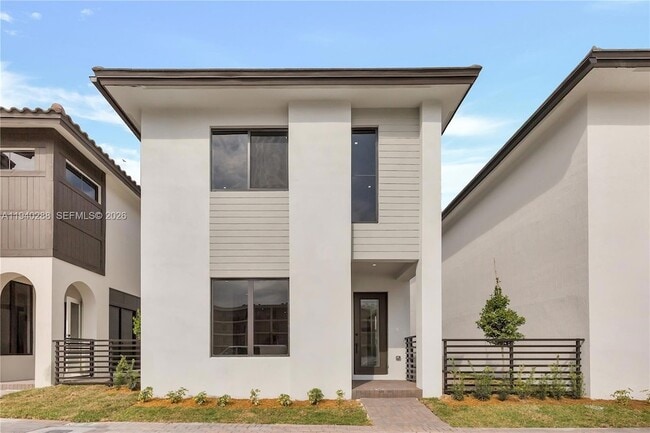 8037 NW 42nd St in Doral, FL - Building Photo - Building Photo