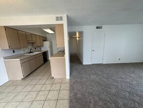 4917 N 73rd St, Unit 17 in Scottsdale, AZ - Building Photo - Building Photo