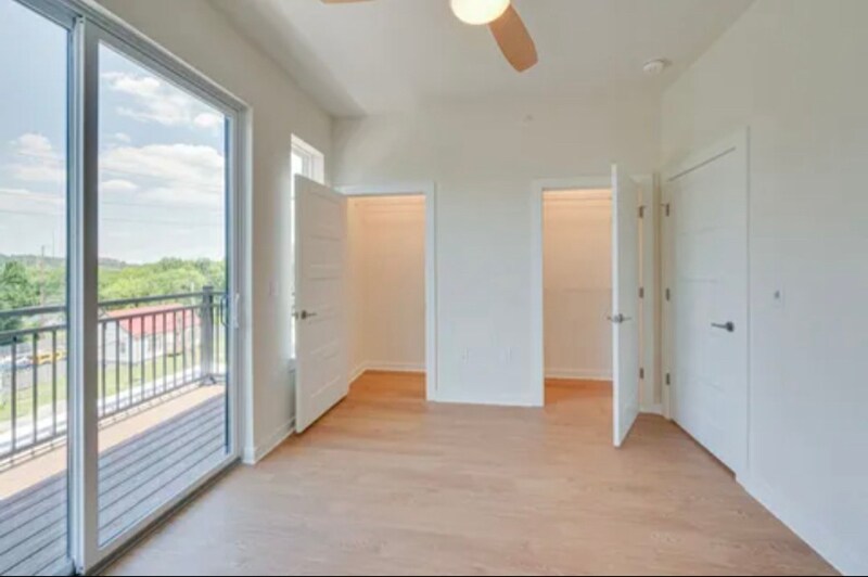 600 E Trinity Ln in Nashville, TN - Building Photo