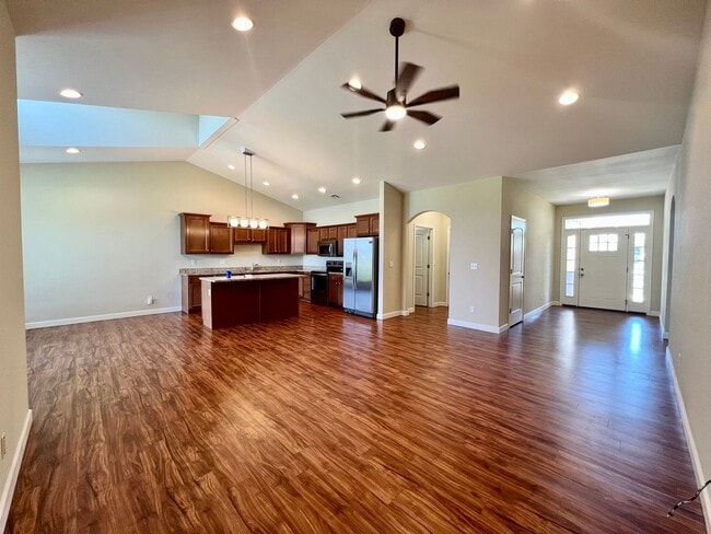 2709 Tobacco Rd in Manhattan, KS - Building Photo - Building Photo