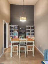 330 Penns Way in Bernards, NJ - Foto de edificio - Building Photo