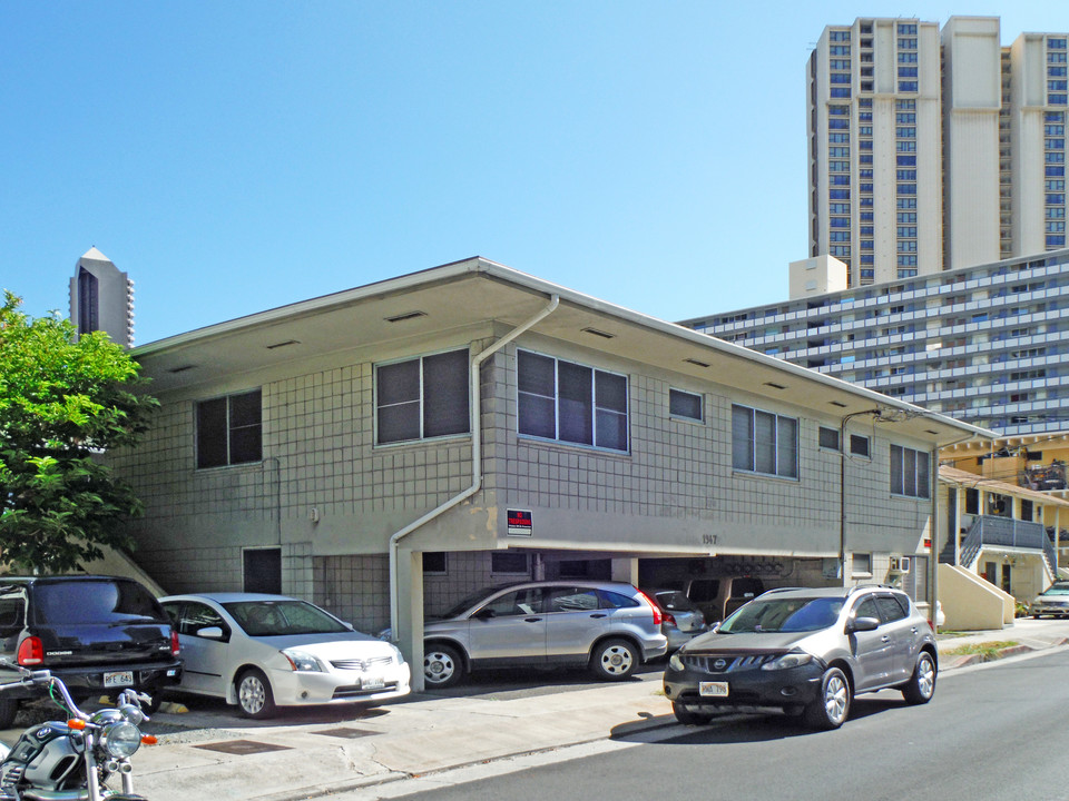 1947-1949 Kahakai Dr in Honolulu, HI - Building Photo