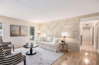 1996 Briarwood Dr in Gainesville, GA - Foto de edificio - Building Photo