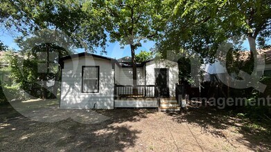 2012 Tennessee Ave in Dallas, TX - Building Photo - Building Photo