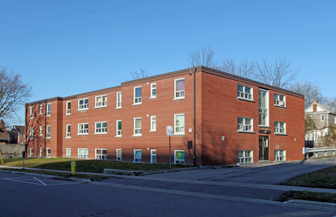 30 Colborne St E in Oshawa, ON - Building Photo