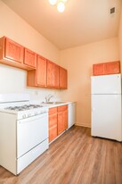 747 Damen in Chicago, IL - Building Photo