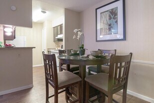 4800 Lamonte Ln, Unit Unit #1616A in Houston, TX - Building Photo
