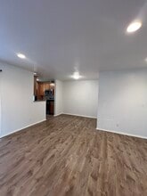 1676 Maple Ave, Unit 27 in Solvang, CA - Building Photo - Building Photo