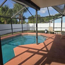 1285 SE Port St Lucie Blvd in Port St. Lucie, FL - Building Photo - Building Photo