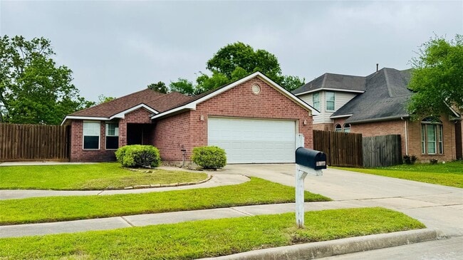property at 4007 Hunter's Ridge Dr