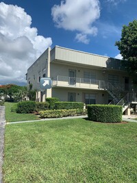 313 Monaco Blvd in Delray Beach, FL - Building Photo - Building Photo