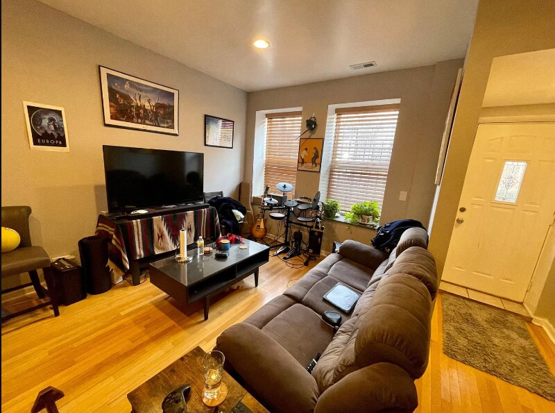 1453 W Cortez St in Chicago, IL - Building Photo
