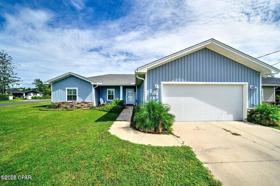 600 E 16th St in Lynn Haven, FL - Building Photo