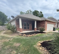 1097 Violet Ln in Kyle, TX - Building Photo
