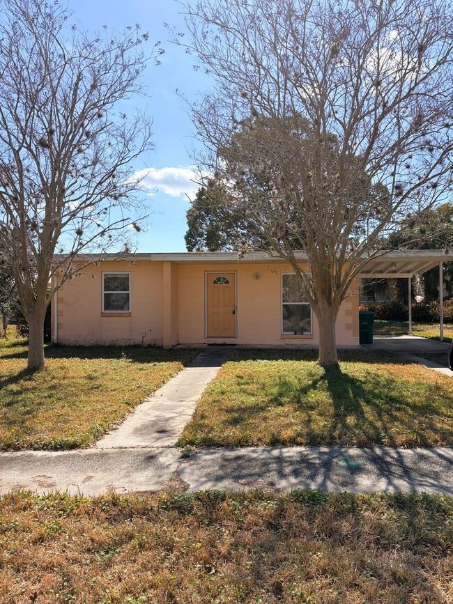 property at 1526 Wakefield Cir
