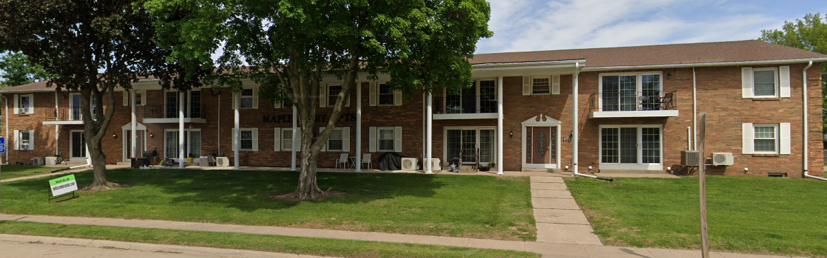 Maple Court Apartments in Camanche, IA - Building Photo