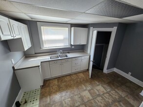 3720 Hazelhurst Ave in Toledo, OH - Building Photo - Building Photo
