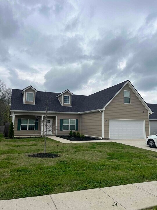 1017 Echo Rdg Rd in Columbia, TN - Building Photo