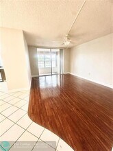 9330 Lime Bay Blvd in Tamarac, FL - Building Photo - Building Photo