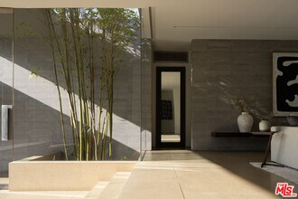 1166 Angelo Dr in Beverly Hills, CA - Building Photo - Building Photo