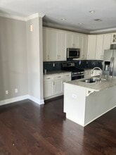 211 E Park Ave, Unit Mike in Charlotte, NC - Building Photo - Building Photo