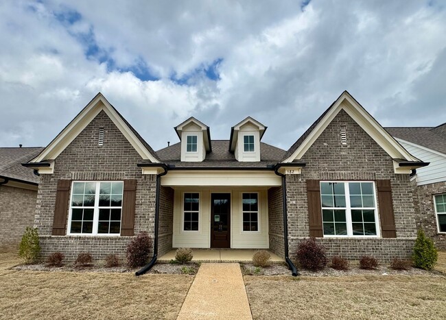 property at 582 Bolivar Dr