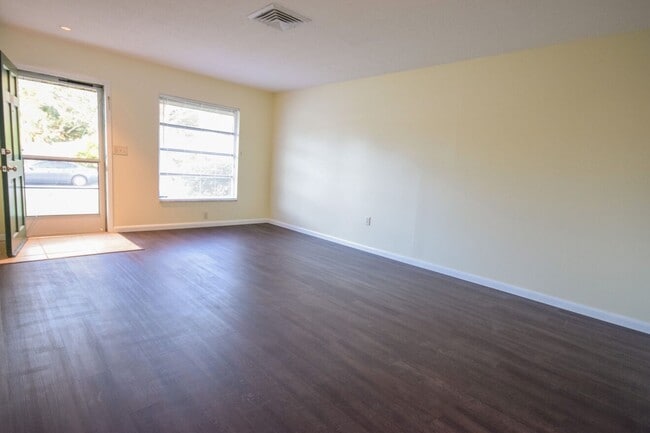 3072 Jennings Dr in Sarasota, FL - Building Photo - Building Photo