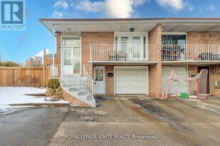 4023 Bishopstoke Ln in Mississauga, ON - Building Photo
