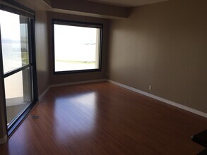 6363 Christie Ave, Unit 1911 in Emeryville, CA - Building Photo - Building Photo