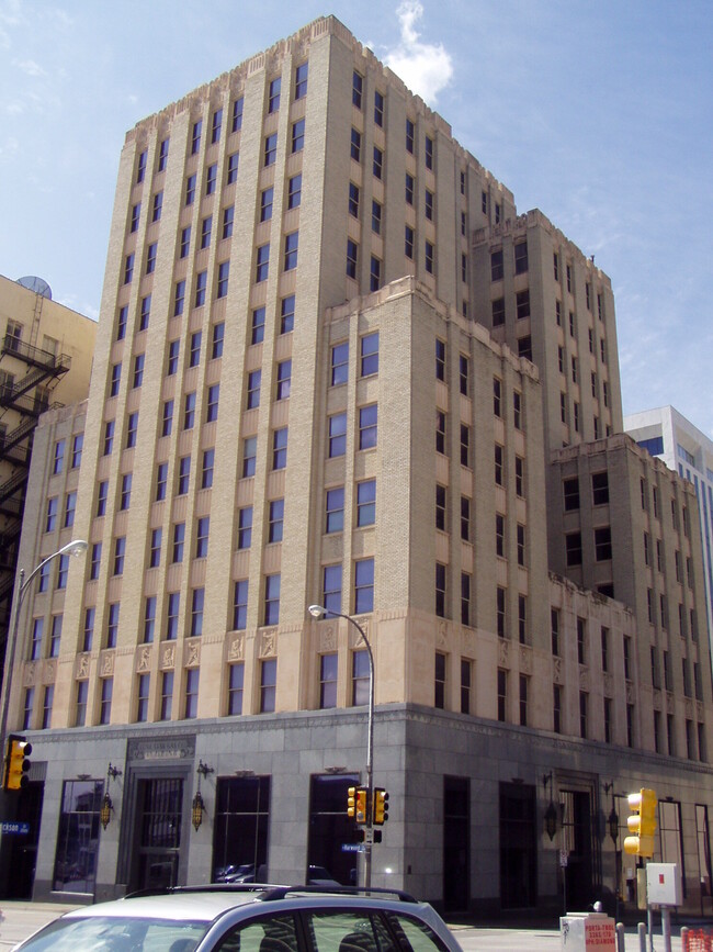 Lone Star Gas Lofts North in Dallas, TX - Building Photo - Building Photo