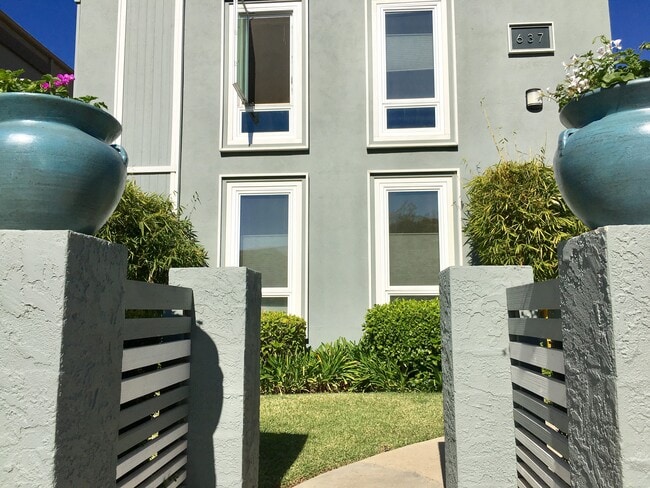 637 Flower Ave, Unit 2