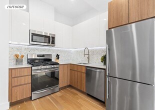 322 Gates Ave in Brooklyn, NY - Building Photo - Building Photo